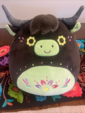 Squishmallow Catrina Highland Cow - Day of the Dead Bovine Longhorn
